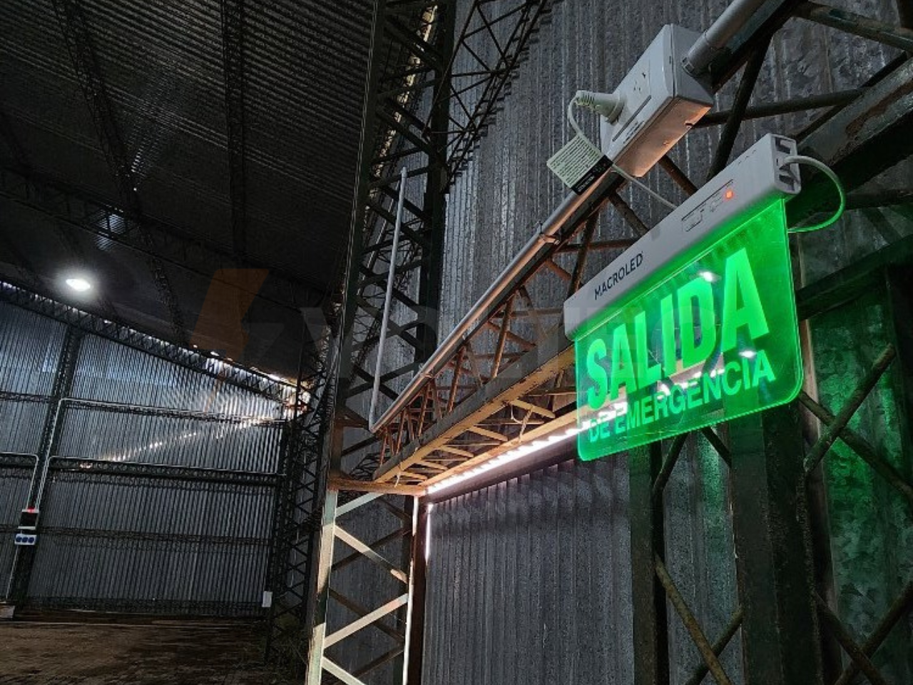 Instalación eléctrica de galpón en Olascoaga